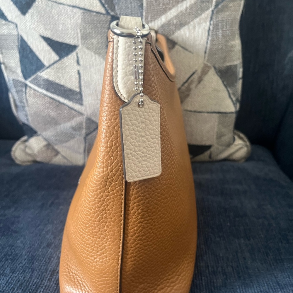 Elegant Tan Leather Women's Bag